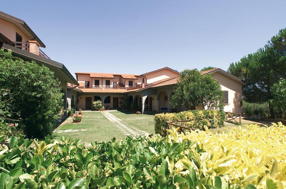 Ranch Hotel Скарлино Екстериор снимка